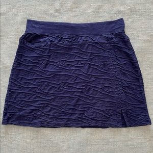 Toad & Co. textured short skirt.